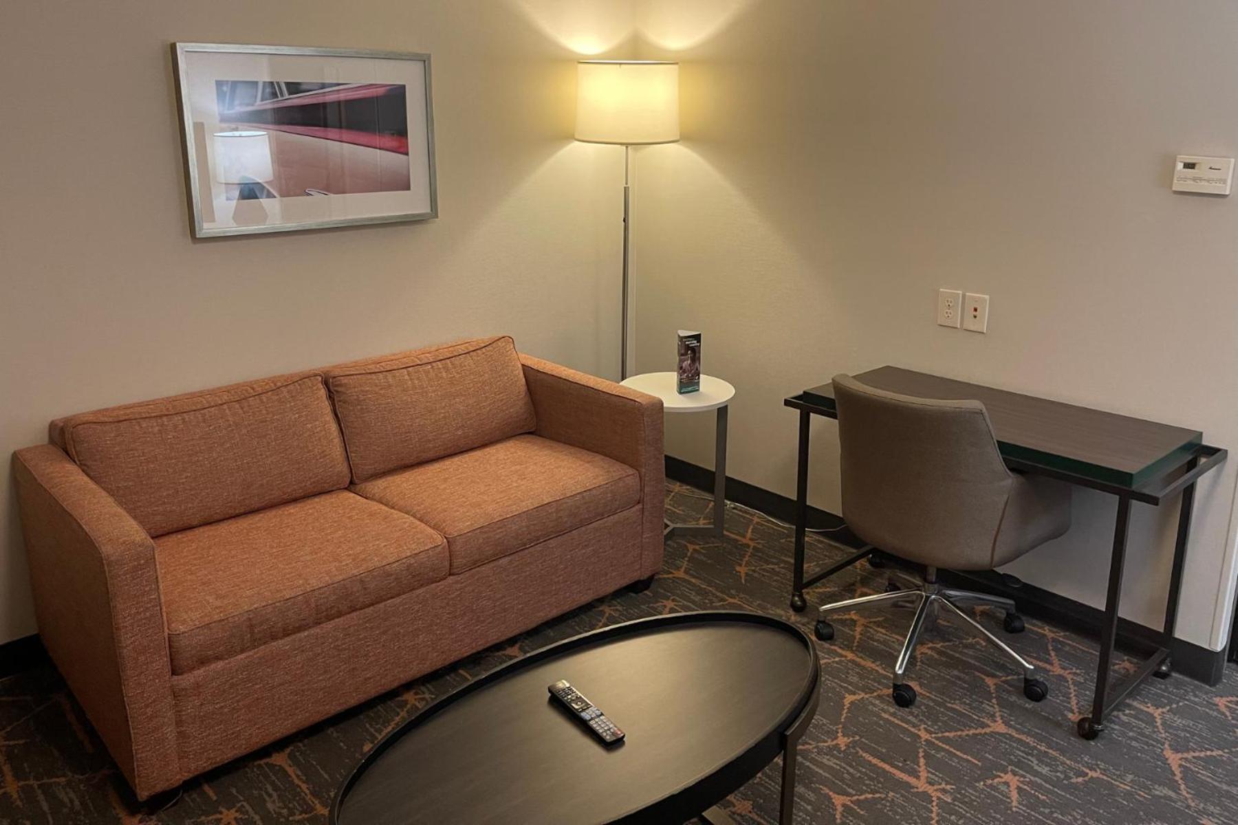 Hotel Nw - Airport Road, An Ihg